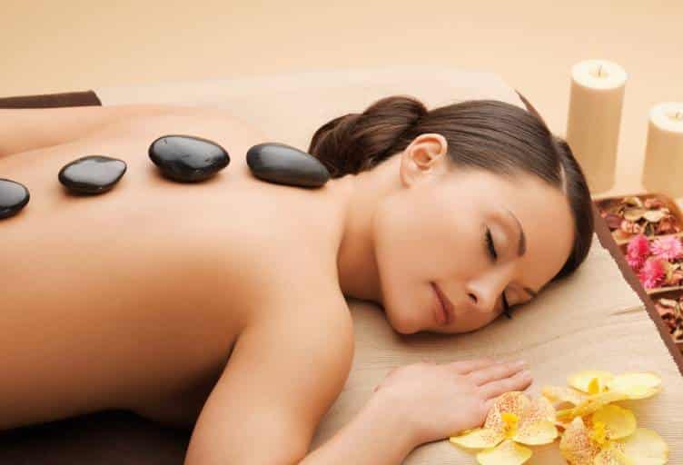 philosophy Relaxing spa treatment with stones