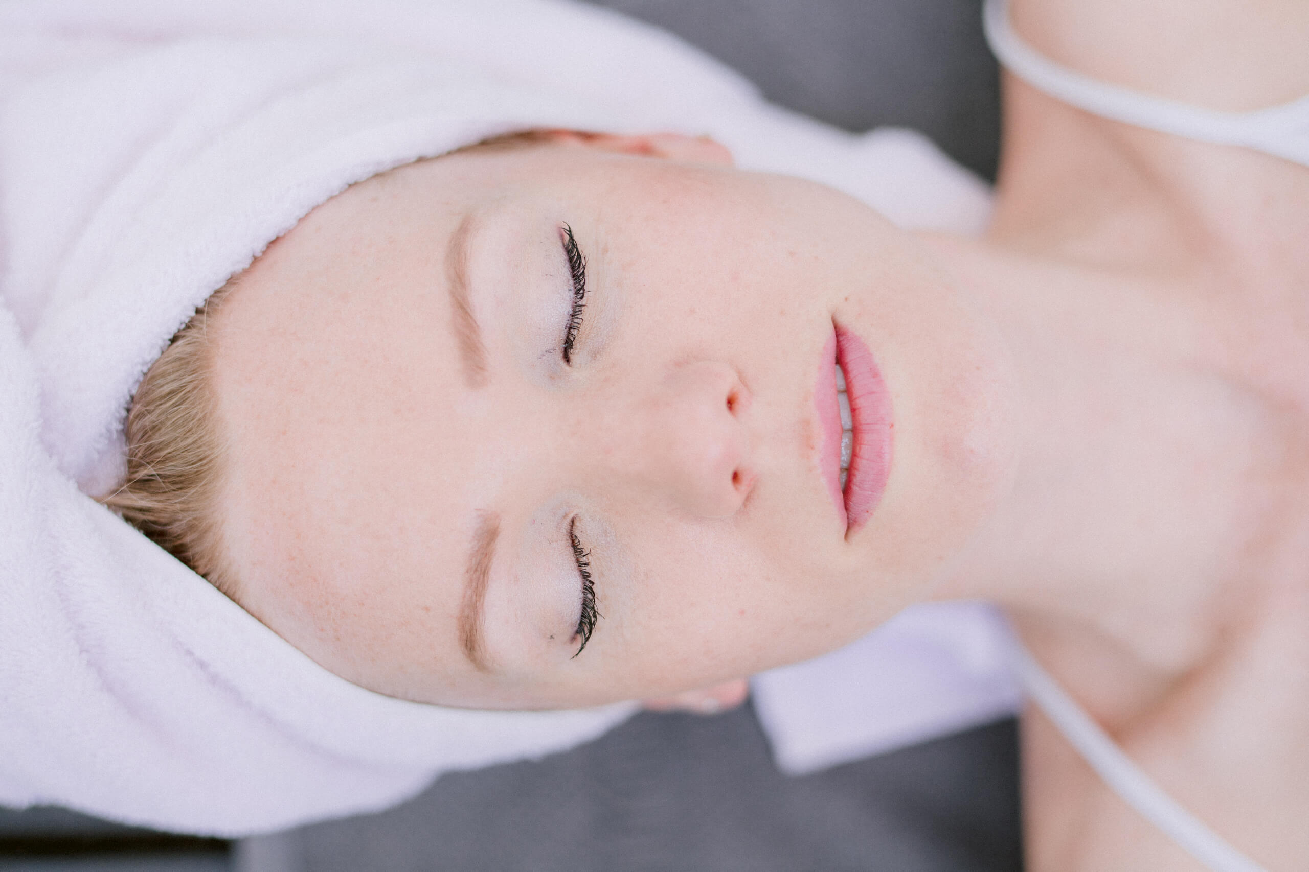 Relaxing spa treatment with towels.